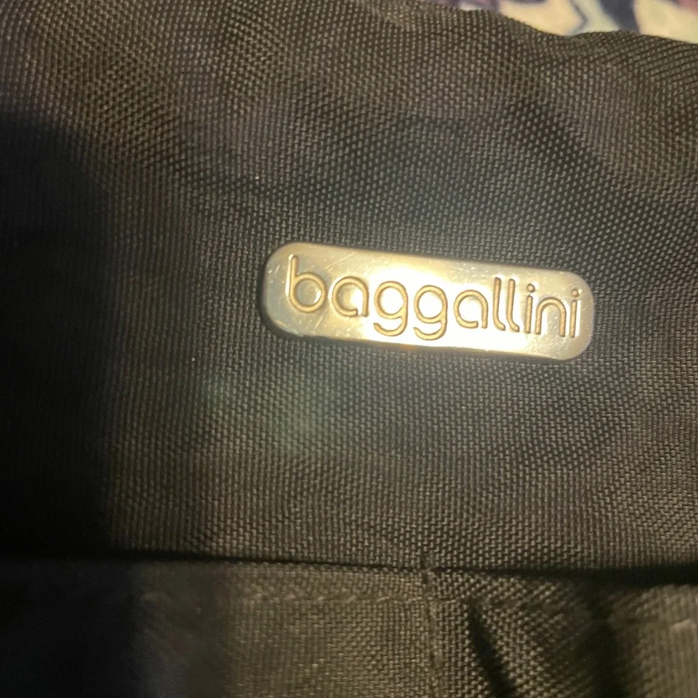 Baggallini Black Hobo Crossbody‎ Shoulder Bag Travel Vacation Basic Casual